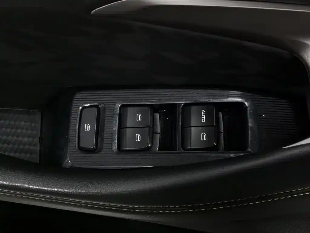 Baojun RS-3 2020 1.5L CVT Intelligent Elite Edition — миниатюра 9
