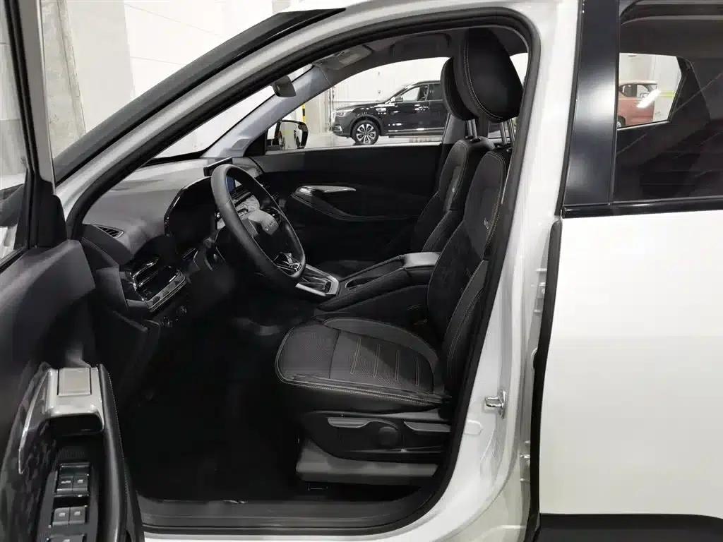 Baojun RS-3 2020 1.5L CVT Intelligent Elite Edition — миниатюра 10