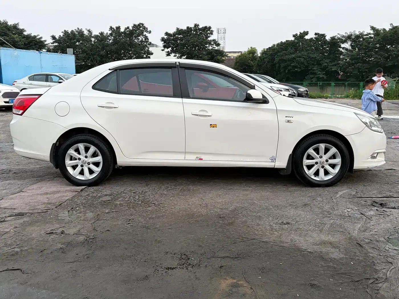 Baojun 630 2012 1.5L DVVT Automatic Comfort Model — миниатюра 4