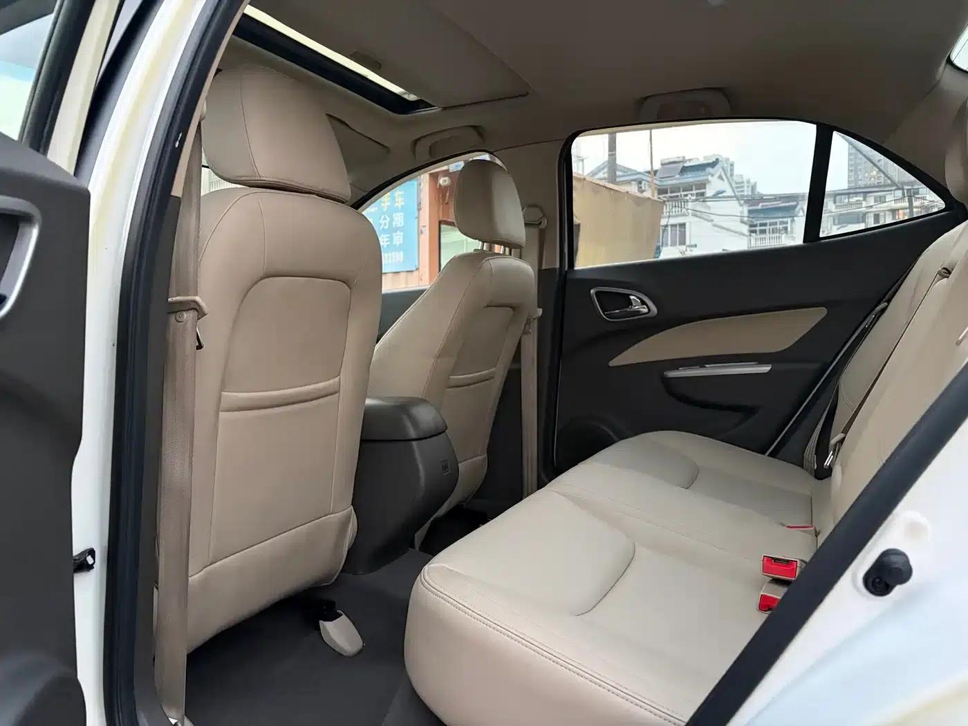 Baojun 630 2012 1.5L DVVT Automatic Comfort Model — миниатюра 9