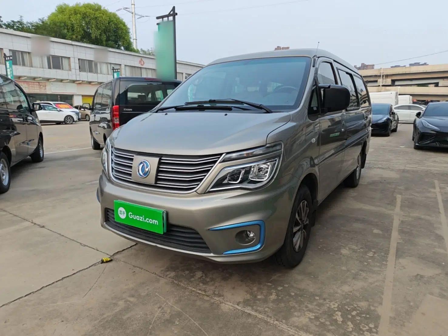 FORTHING Lingzhi M5 2020 Long-Range Version Comfort Model 7 Seats — миниатюра 1