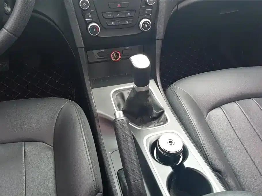 Besturn B50 2016 1.6L Manual Deluxe Edition — миниатюра 16