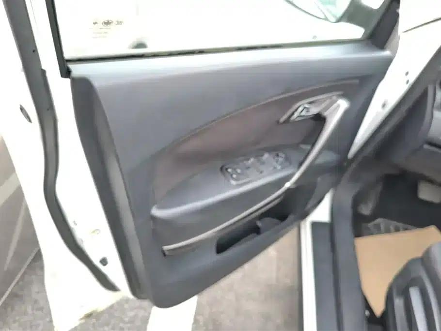 Besturn X80 2015 2.0L Automatic Comfort Model — миниатюра 7