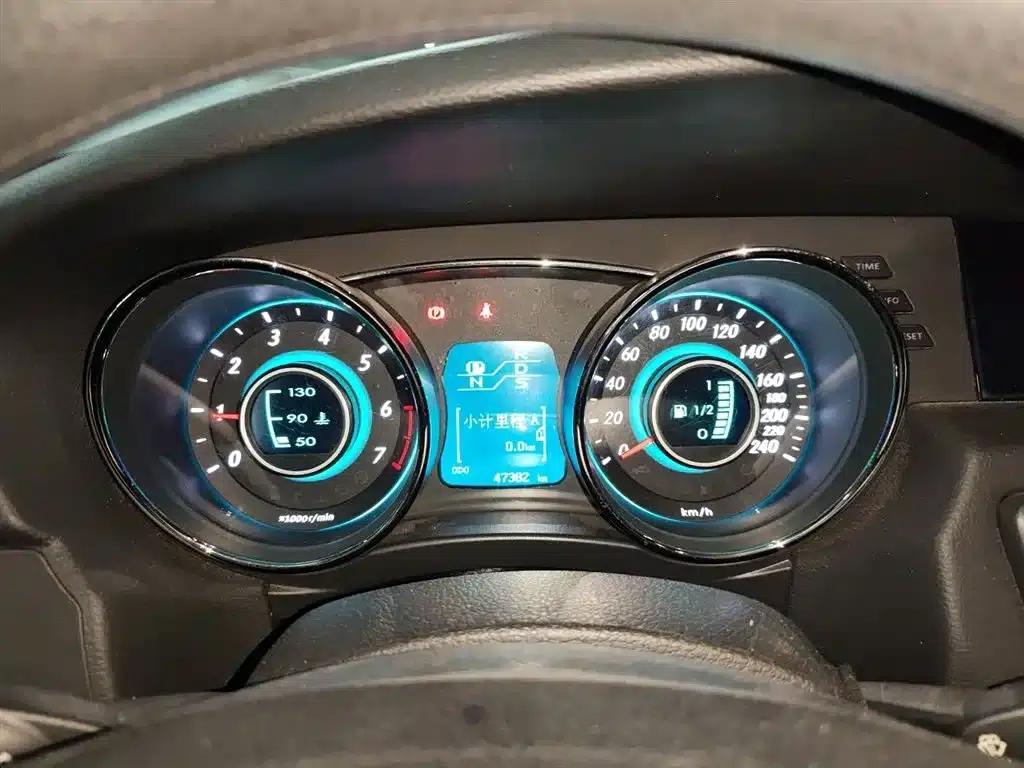 2014 Senova D50 1.5L CVT Standard Edition — миниатюра 12