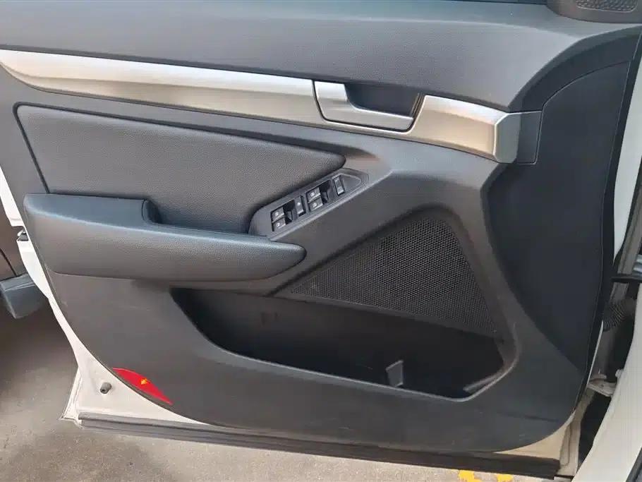 2015 Senova X65 2.0T Automatic Elite — миниатюра 7