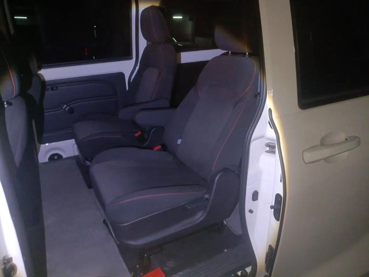 Dongfeng Fengon 380 2022 1.5L Comfort-Class Passenger Vehicle (Spiral Spring) – 7 Seats — миниатюра 17