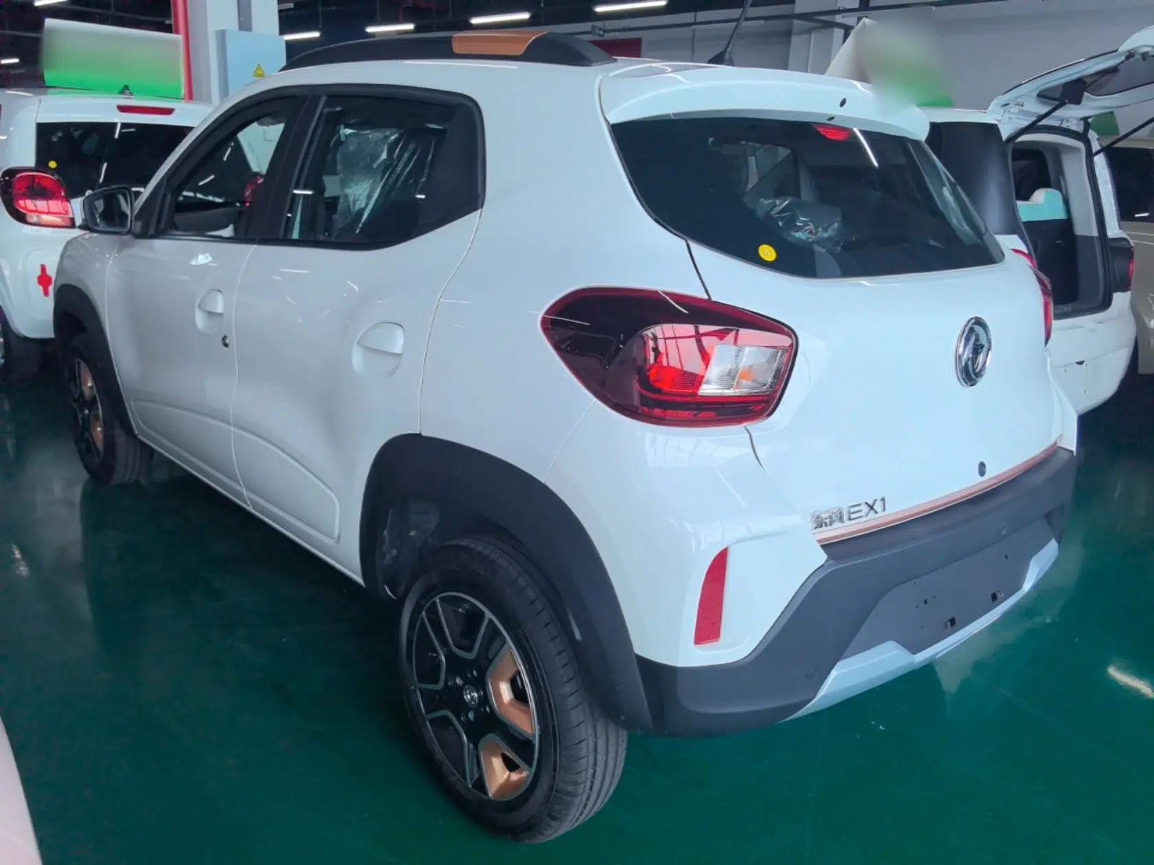 Dongfeng NAMMI BOX 2022 Chasing Wind Edition 331 km Standard Model — миниатюра 13