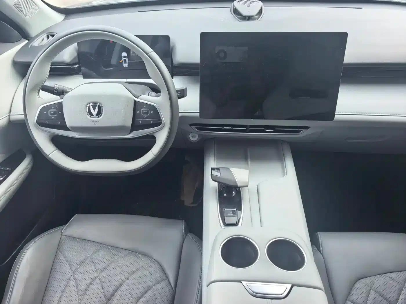 Changan UNI-Z New Energy 2024 Blue Whale Smart Electric iDD 125km Superior Edition — миниатюра 5