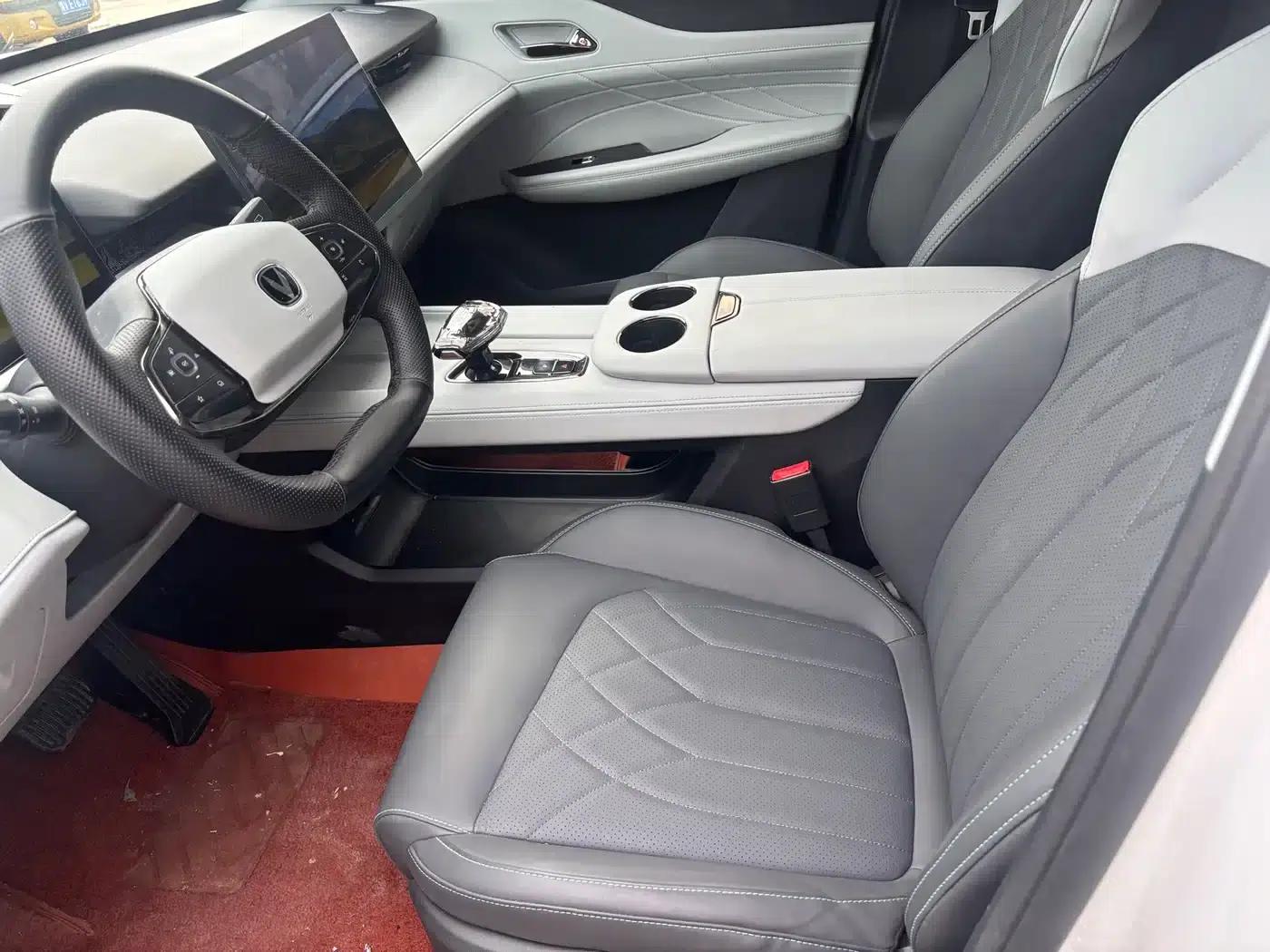 Changan UNI-Z New Energy 2024 Blue Whale Smart Electric iDD 125km Excellent Edition — миниатюра 4