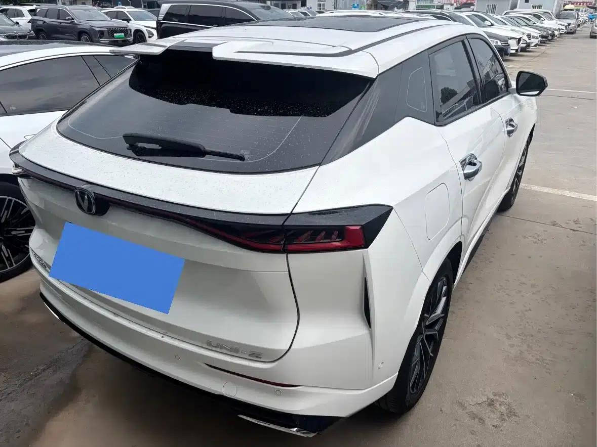 Changan UNI-Z New Energy 2024 Blue Whale Smart Electric iDD 125km Excellent Edition — миниатюра 7