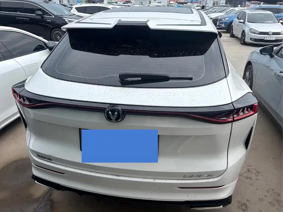 Changan UNI-Z New Energy 2024 Blue Whale Smart Electric iDD 125km Excellent Edition — миниатюра 8
