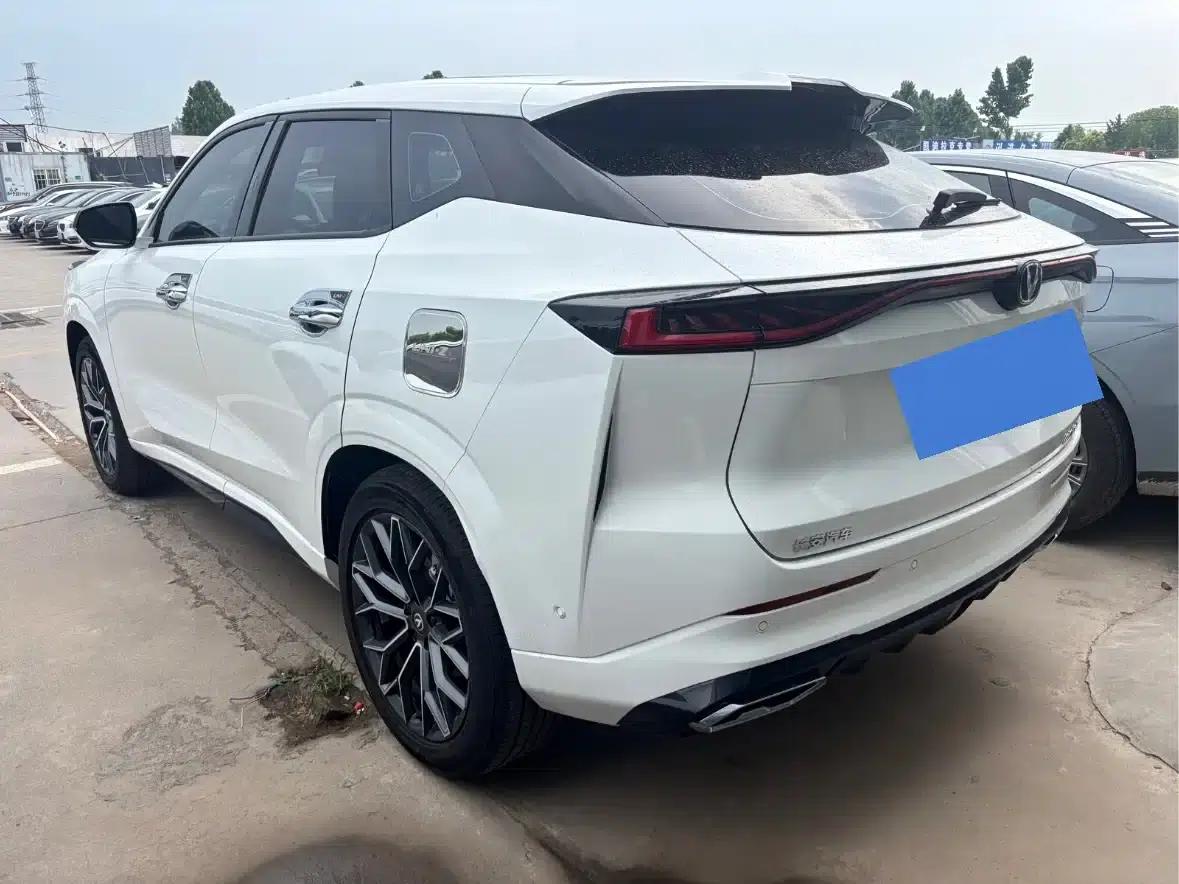 Changan UNI-Z New Energy 2024 Blue Whale Smart Electric iDD 125km Excellent Edition — миниатюра 9