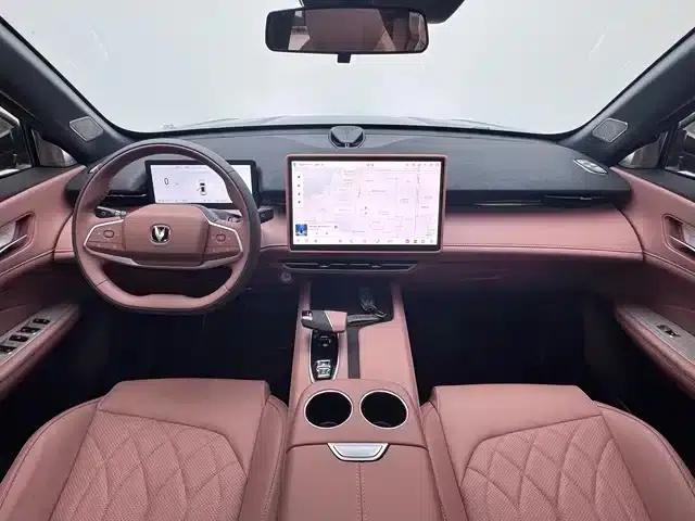 Changan UNI-Z New Energy 2024 Blue Whale Smart Electric iDD 125km Excellent Edition — миниатюра 4