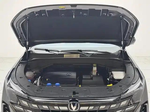 Changan UNI-Z New Energy 2024 Blue Whale Smart Electric iDD 125km Excellent Edition — миниатюра 10