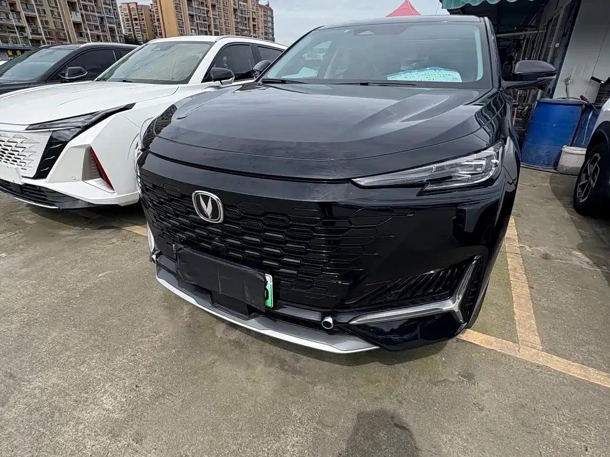 Changan UNI-K Smart Electric iDD 2022 Blue Whale iDD 130km 1.5T Excellent Edition — миниатюра 1