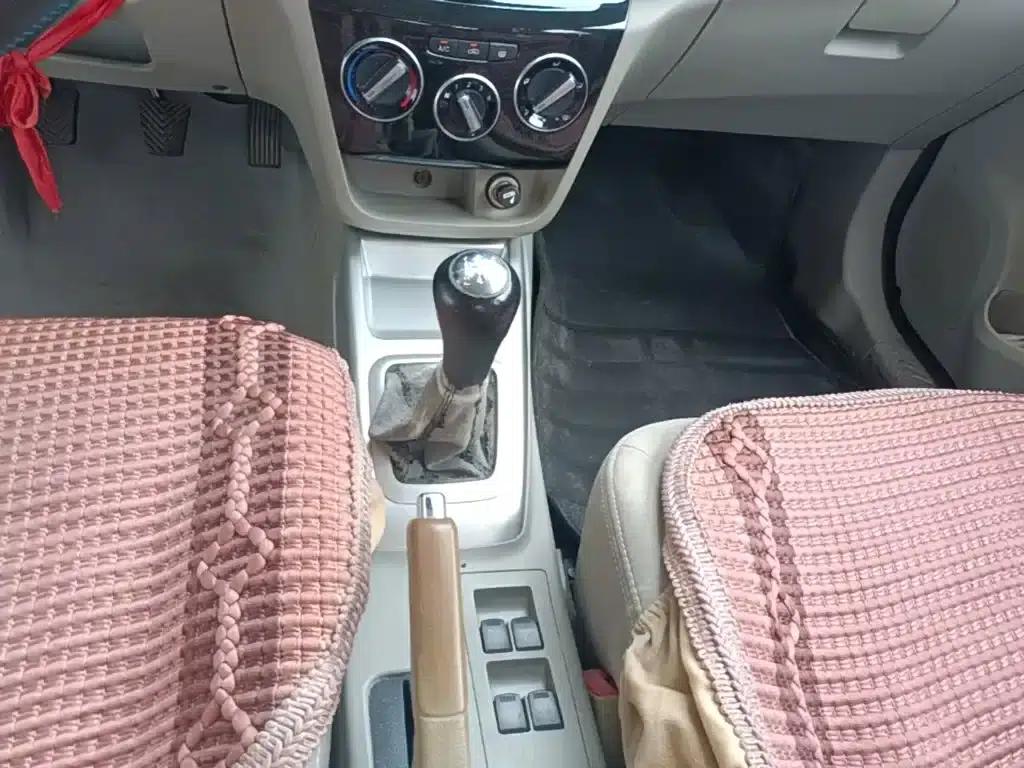 Yuexiang V3 2015 1.4L Manual Comfort Edition (National V Emission Standard) — миниатюра 14