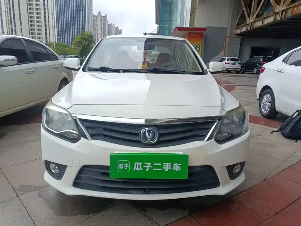 Yuexiang V3 2015 1.4L Manual Comfort Edition (National V Emission Standard) — миниатюра 3