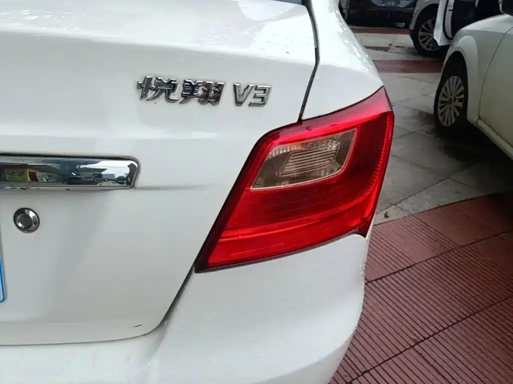 Yuexiang V3 2015 1.4L Manual Comfort Edition (National V Emission Standard) — миниатюра 8