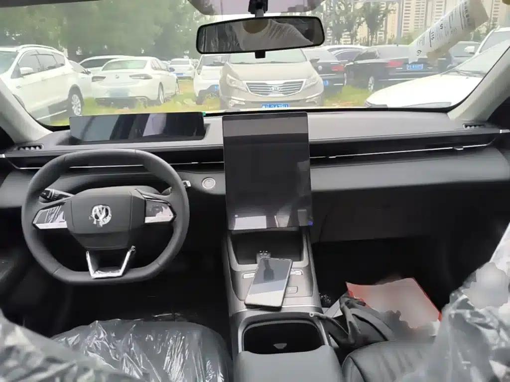 Changan Eado PHEV 2025 Smart Blue Whale 145KM Battleship Edition — миниатюра 10
