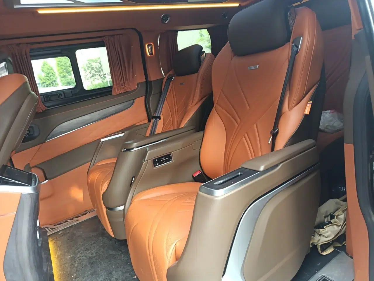 Ford Tourneo Custom 2025 Jun Tian Watson Wilford Black Warrior 2.0 Automatic Two‑Wheel Drive Seven‑Seater (Compact Dedicated Passenger Van) — миниатюра 17