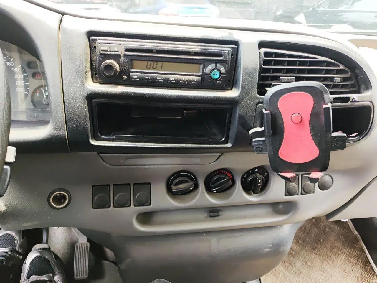 Ford Classic Transit 2009 2.8T Diesel Standard Version Short Wheelbase Mid-Roof JX493ZLQ3 — миниатюра 13
