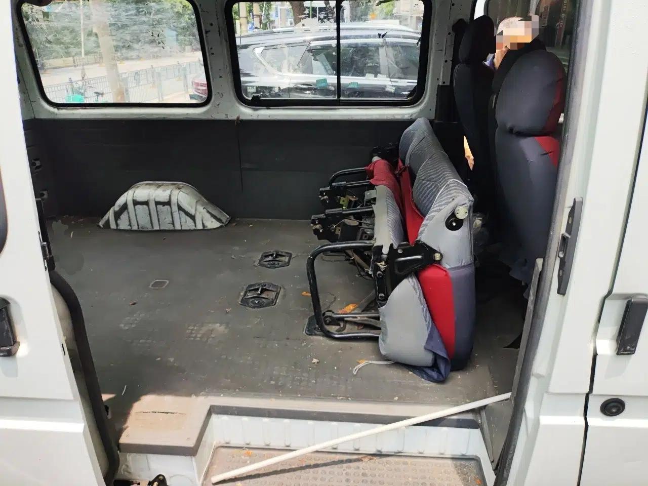 Ford Classic Transit 2009 2.8T Diesel Standard Version Short Wheelbase Mid-Roof JX493ZLQ3 — миниатюра 17