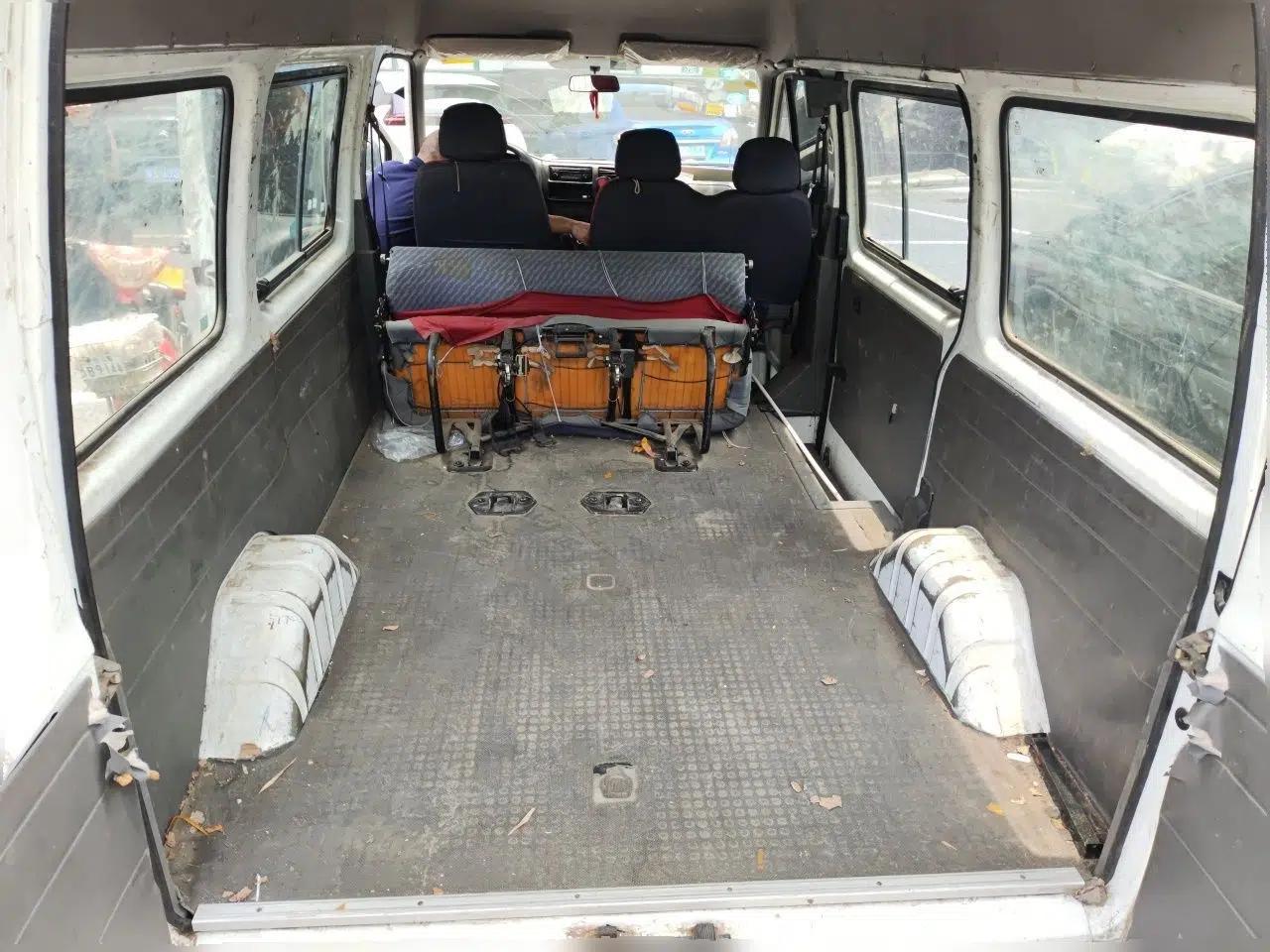 Ford Classic Transit 2009 2.8T Diesel Standard Version Short Wheelbase Mid-Roof JX493ZLQ3 — миниатюра 19