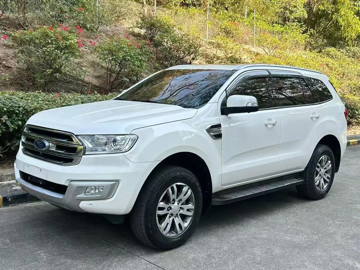 Ford Everest 2017 2.0T Gasoline Automatic 4x4 Luxury Edition 5 Seats — миниатюра 1