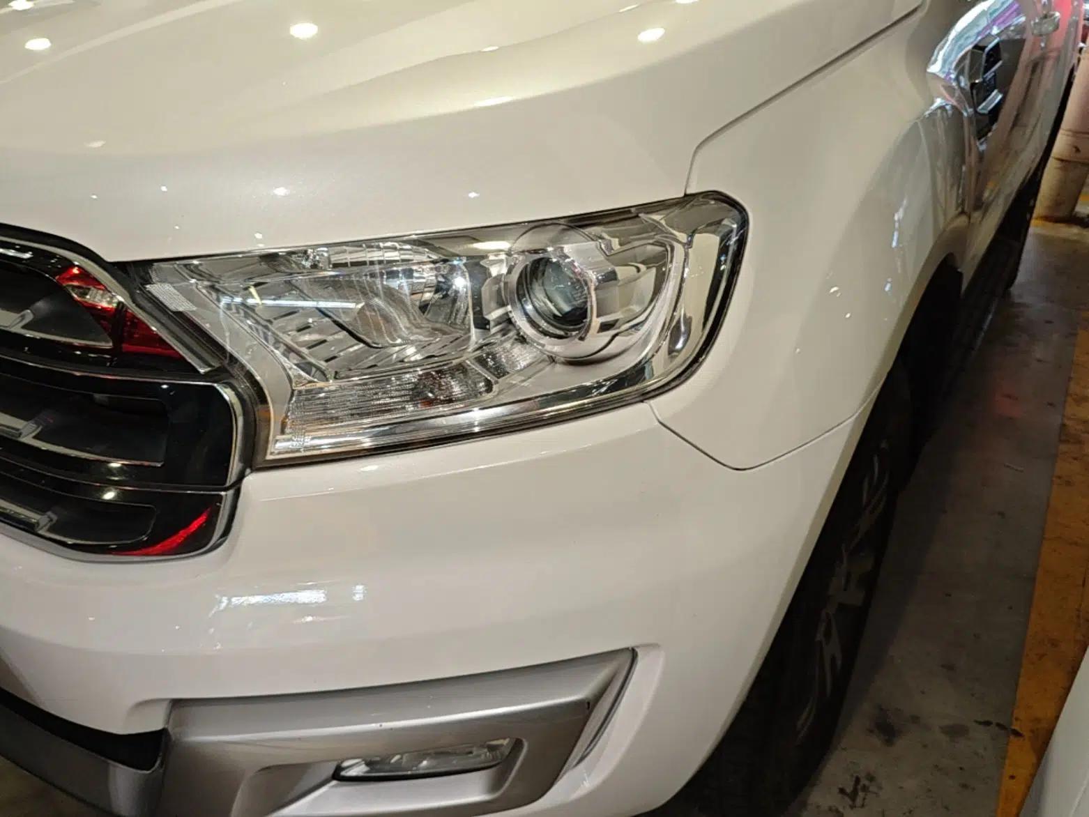 Ford Everest 2017 2.0T Gasoline Automatic 4x4 Luxury Edition 5 Seats — миниатюра 8