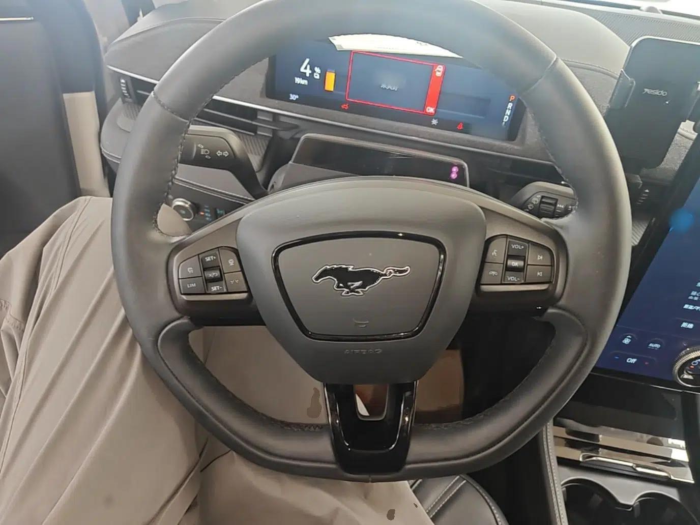 Ford Mustang Mach-E 2021 AION Y Plus Rear-Drive Luxury Edition (Long Range) — миниатюра 18