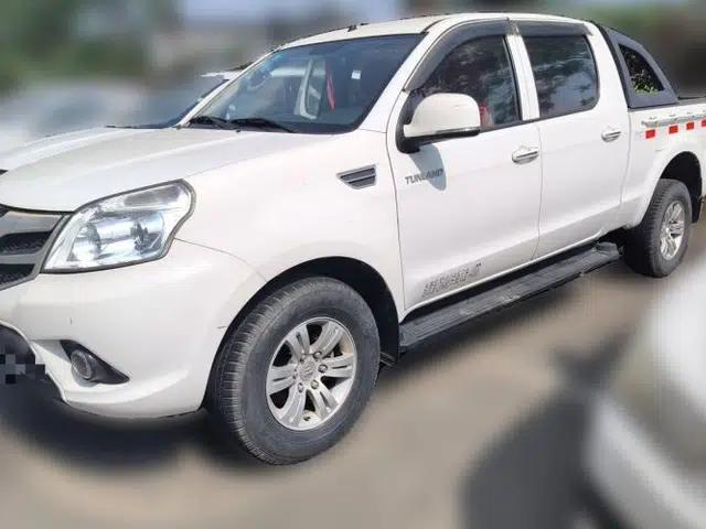 Foton Tunland 2016 2.8T E5 Two-Wheel-Drive Comfort Version Long Wheelbase 4J28TC2