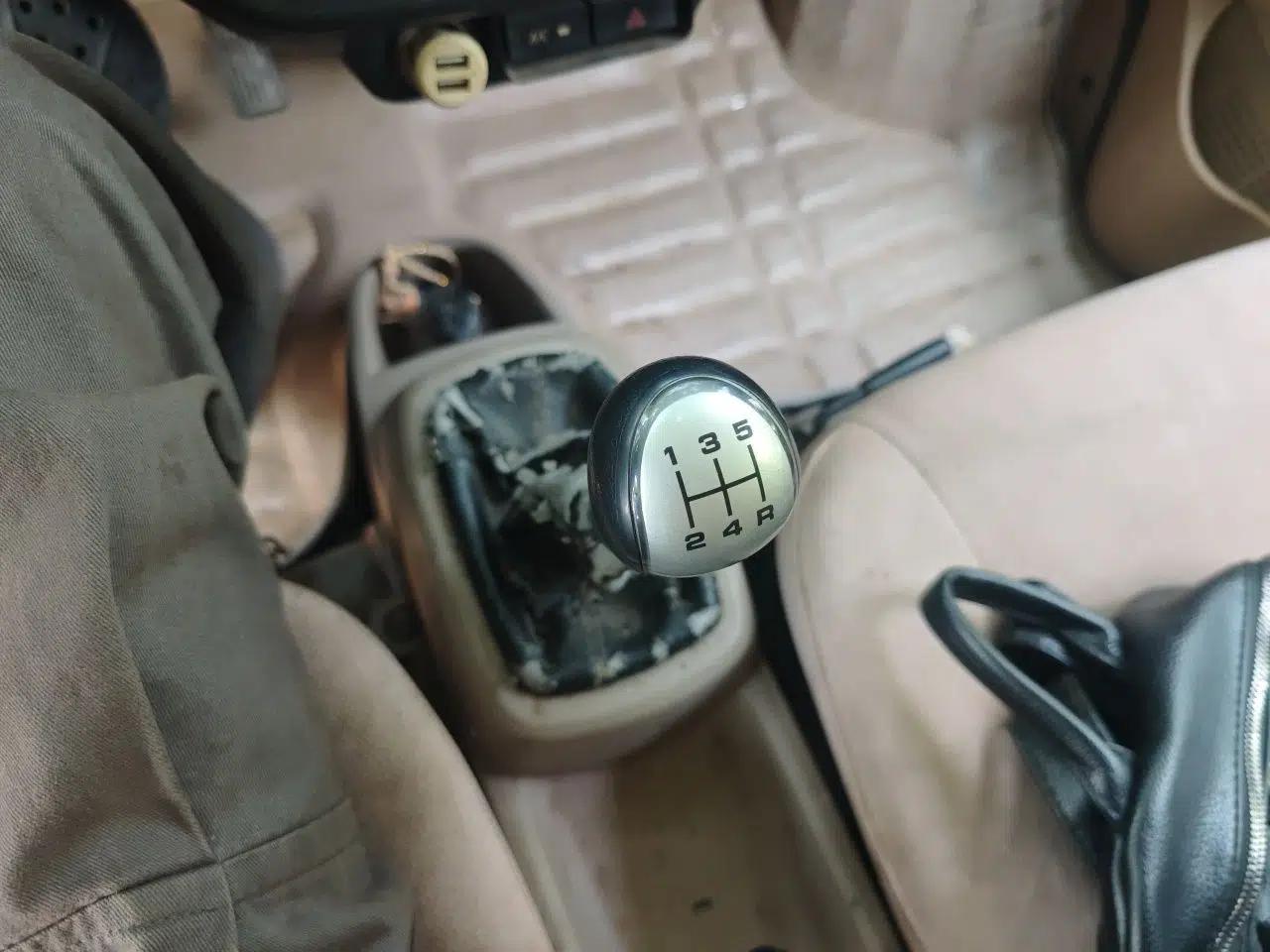 Foton Xiangling S 2019 1.5L Van DAM15DR — миниатюра 14