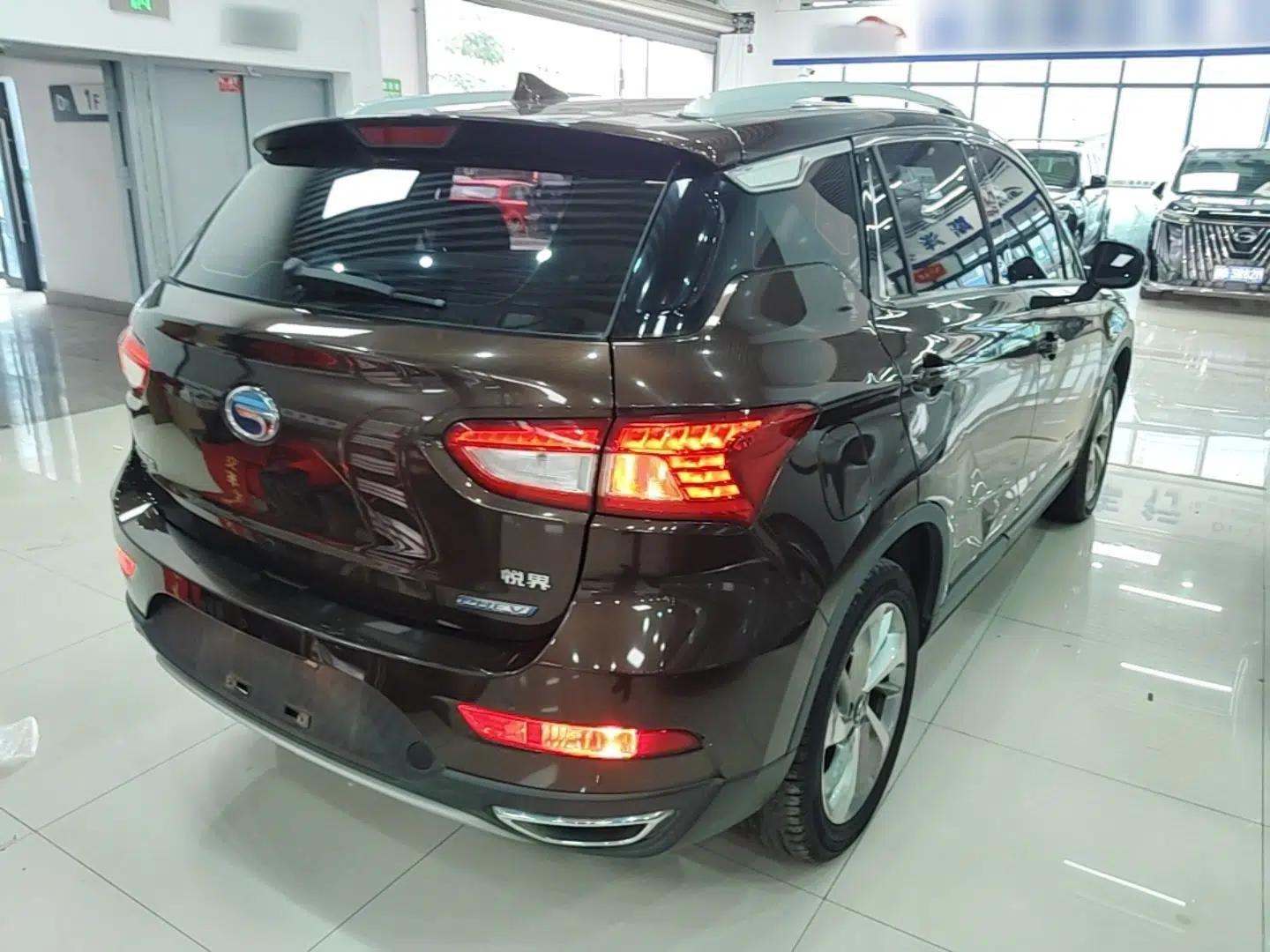 GAC Trumpchi GS4 New Energy 2017 1.5L PHEV Smart Enjoyment Edition — миниатюра 6