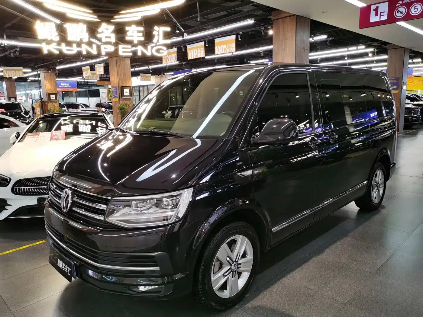 Multivan 2017 2.0TSI 4WD Premium Edition 7-Seater — миниатюра 1