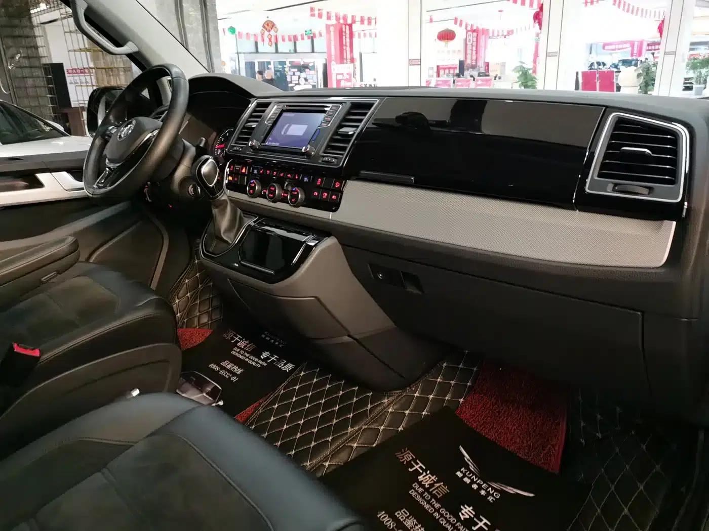 Multivan 2017 2.0TSI 4WD Premium Edition 7-Seater — миниатюра 15