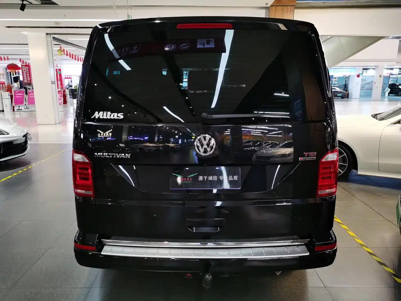 Multivan 2017 2.0TSI 4WD Premium Edition 7-Seater — миниатюра 4