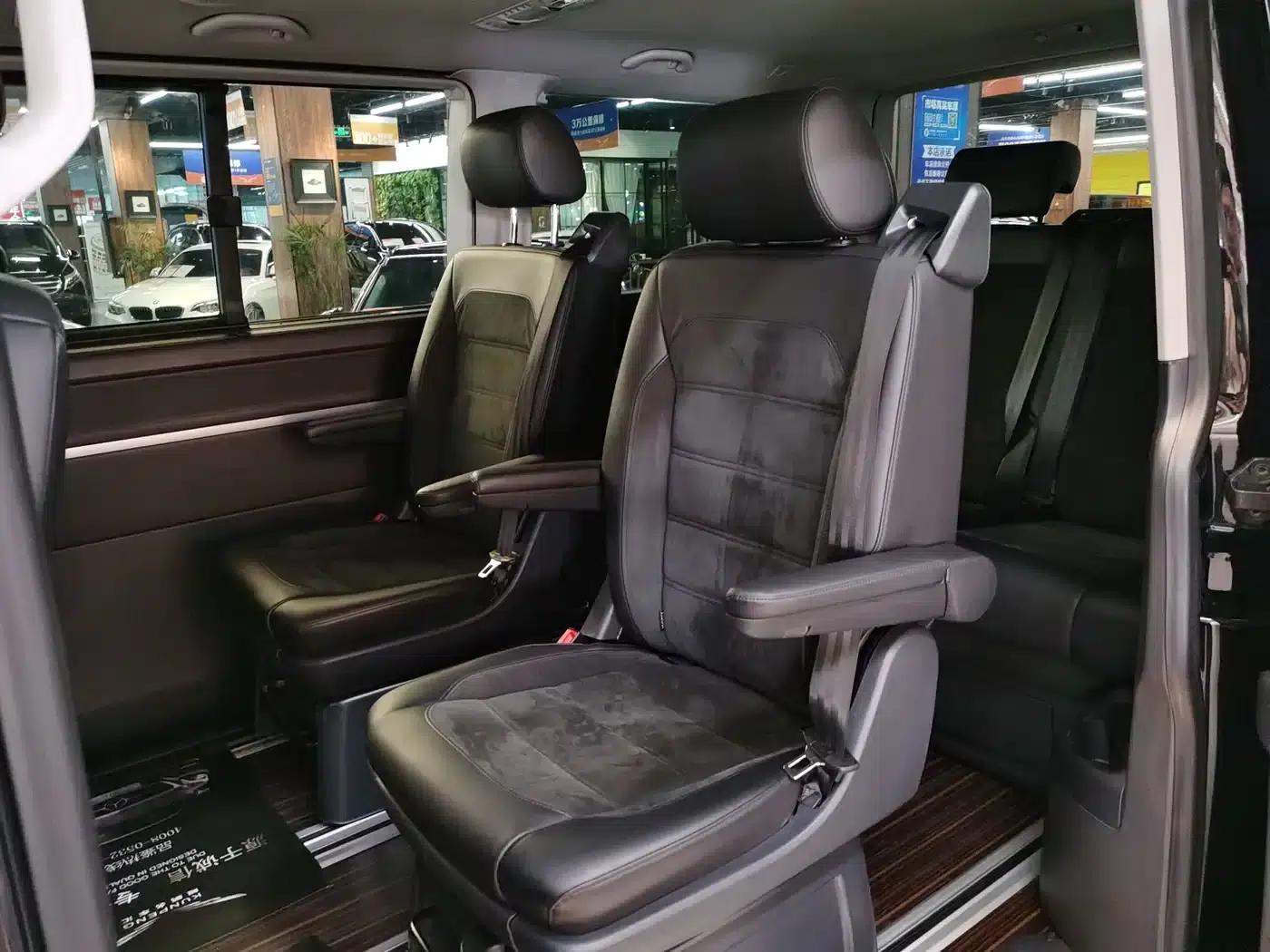 Multivan 2017 2.0TSI 4WD Premium Edition 7-Seater — миниатюра 9