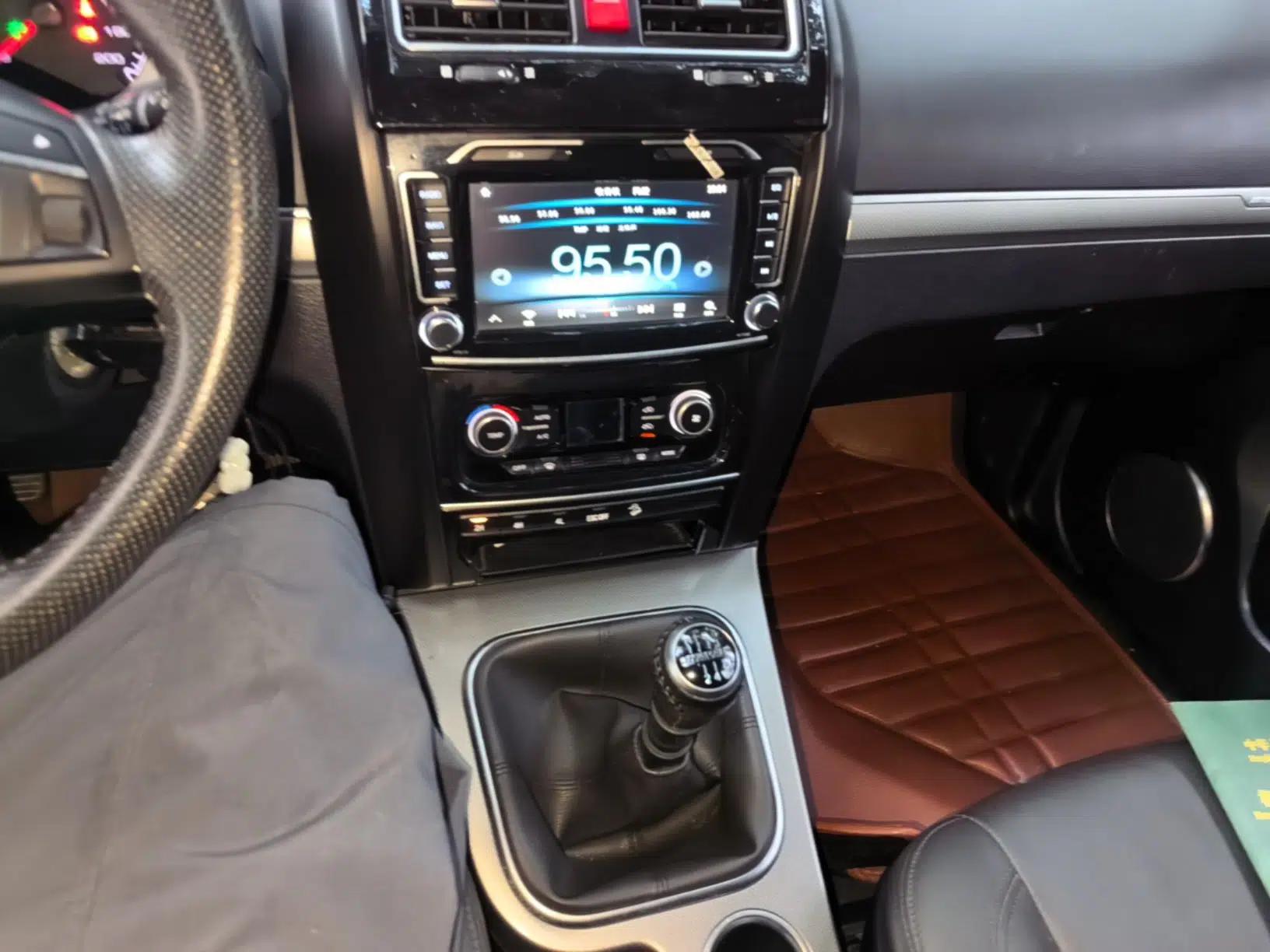 Haval H5 Classic 2016 Classic Edition 2.0T Manual 4x4 Prestige Model — миниатюра 13