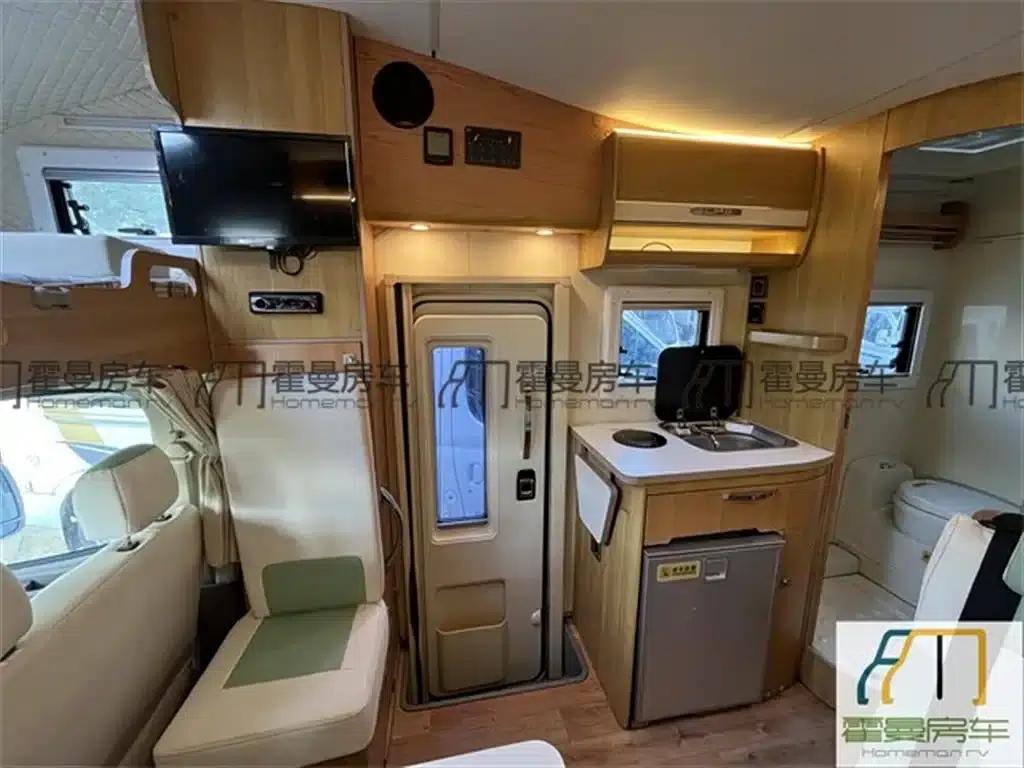 SAIC MAXUS V80 C-type motorhome, 2017 model, 2.5T diesel version — миниатюра 9