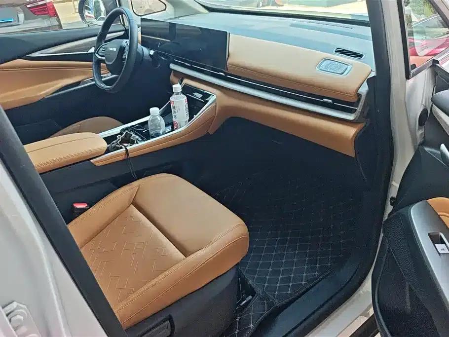 Maxus G50 Plug-in Hybrid 2025 Navigator Edition — миниатюра 8