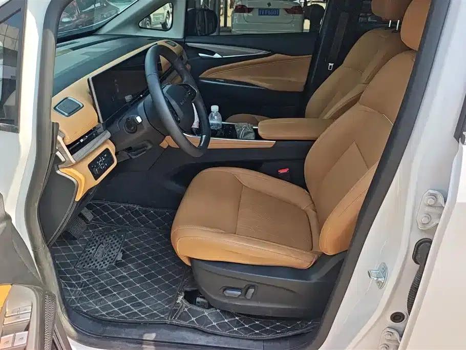 Maxus G50 Plug-in Hybrid 2025 Navigator Edition — миниатюра 9