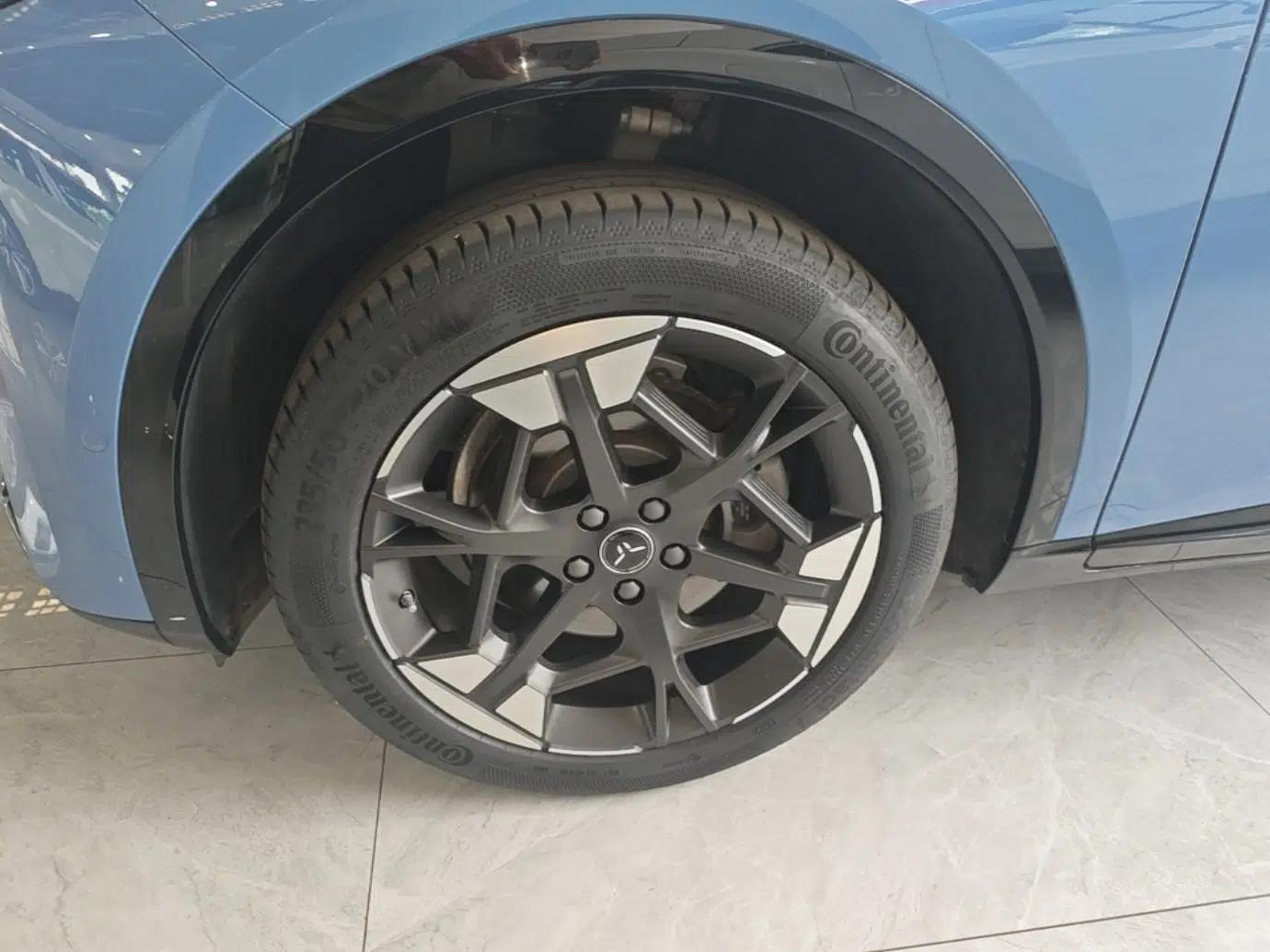 Hongqi Tiangong 06 2025 660 4x4 Smart Selection Edition — миниатюра 10