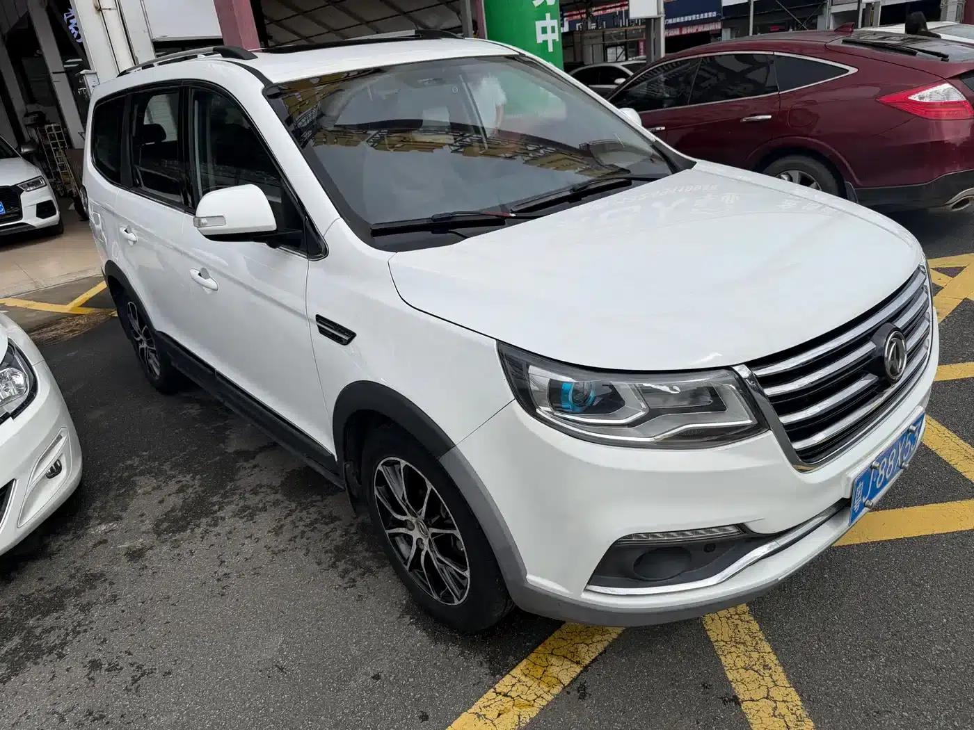 Fengxing SX6 2016 1.6L CVT Premium Edition — миниатюра 2