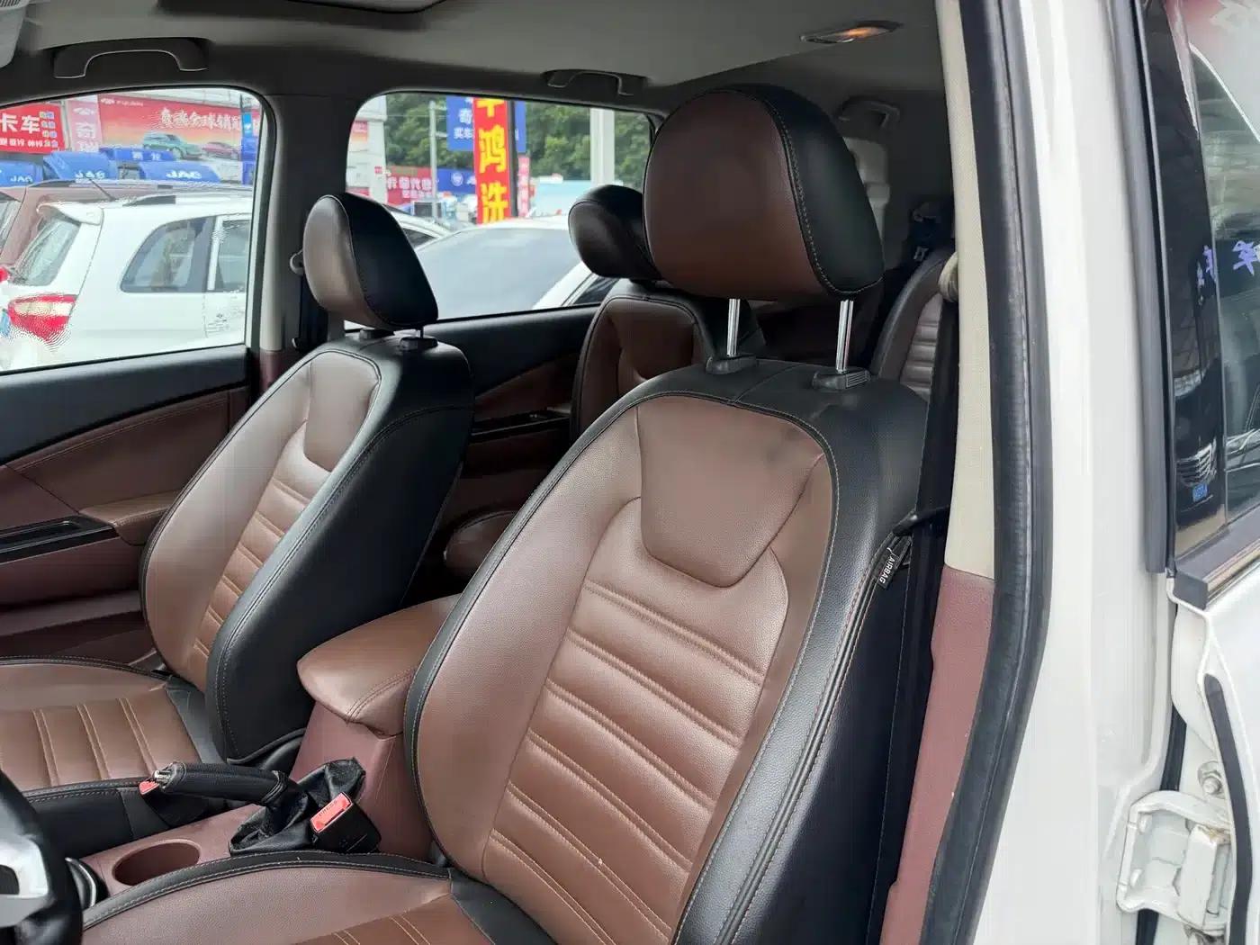 Fengxing SX6 2016 1.6L CVT Premium Edition — миниатюра 13
