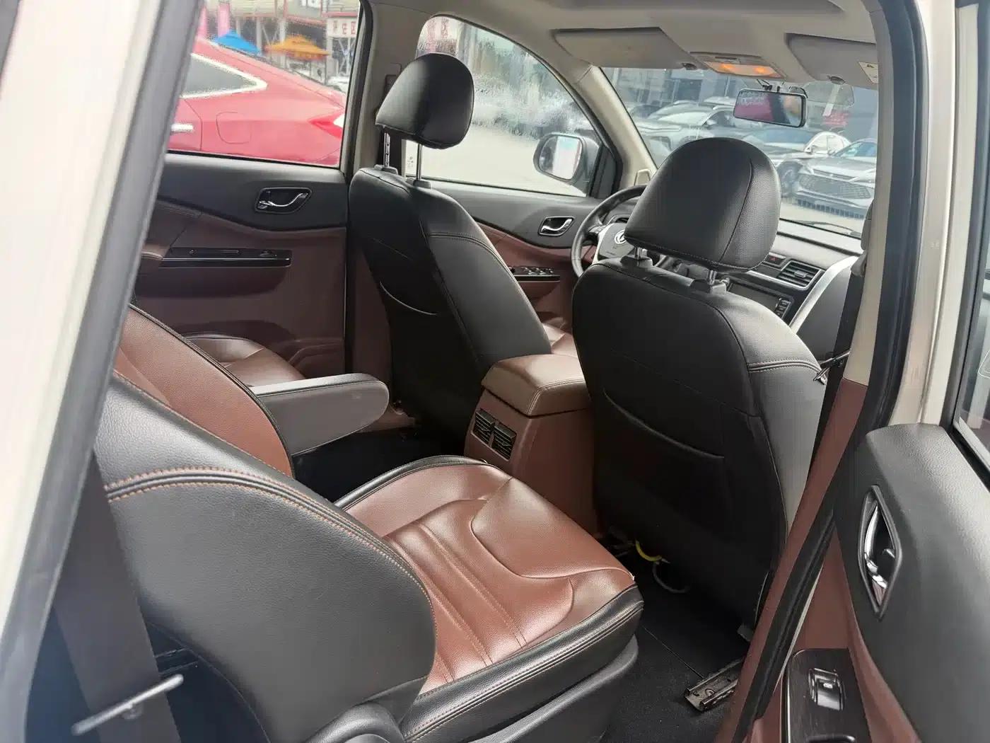 Fengxing SX6 2016 1.6L CVT Premium Edition — миниатюра 19