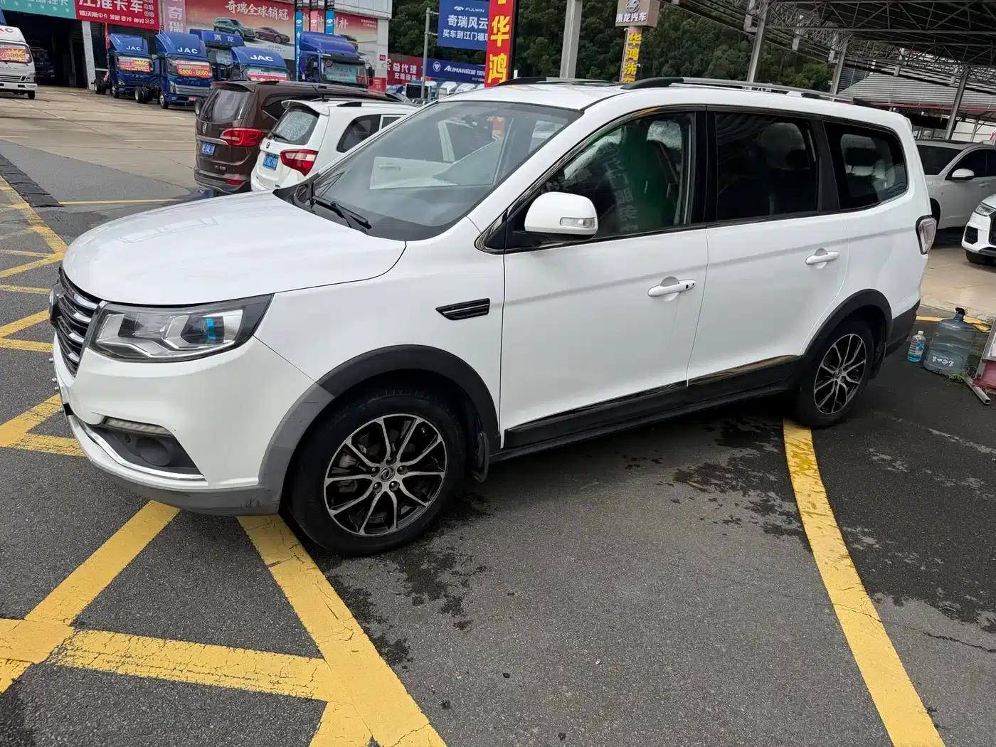 Fengxing SX6 2016 1.6L CVT Premium Edition — миниатюра 3