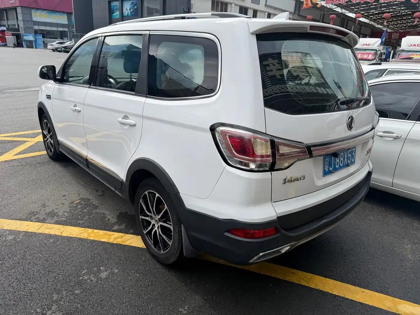 Fengxing SX6 2016 1.6L CVT Premium Edition — миниатюра 5