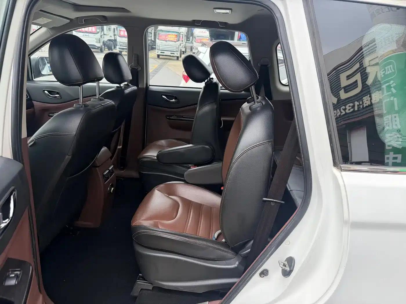 Fengxing SX6 2016 1.6L CVT Premium Edition — миниатюра 7
