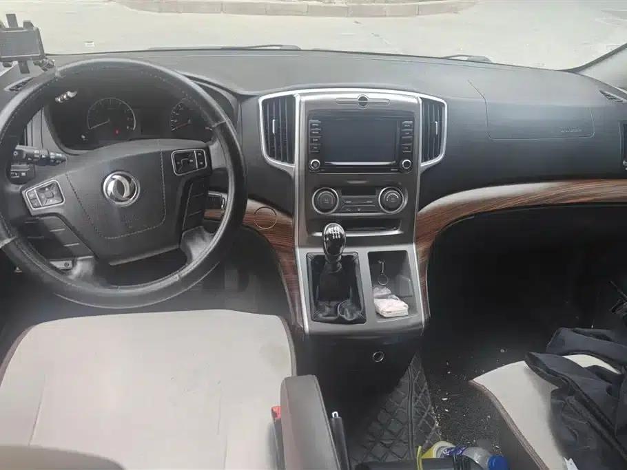 Lingzhi PLUS 2021 Touring Edition 2.0L Manual Deluxe 7-Seater — миниатюра 12