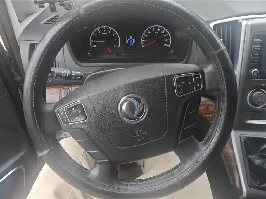 Lingzhi PLUS 2021 Touring Edition 2.0L Manual Deluxe 7-Seater — миниатюра 15